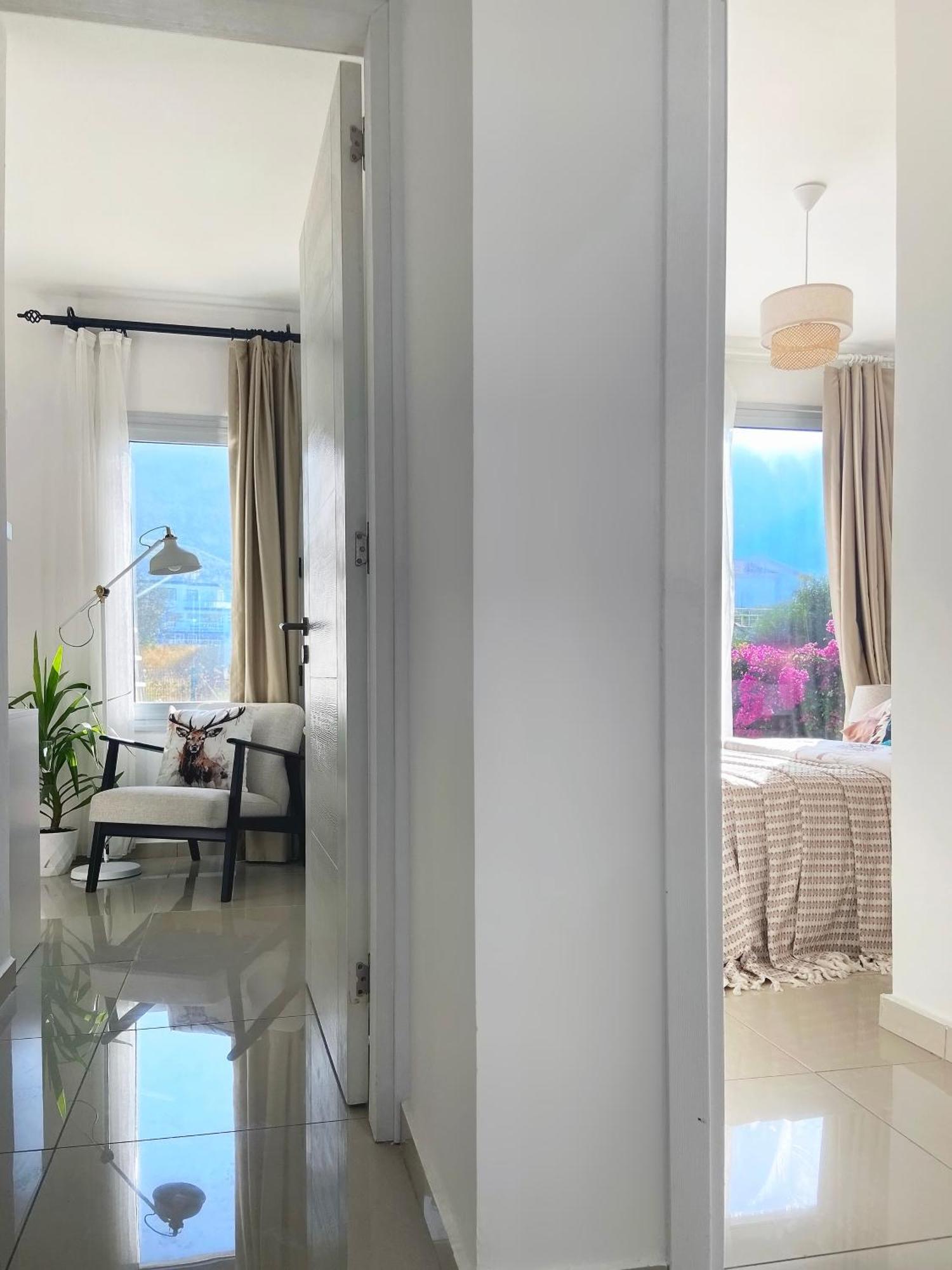 Spacious Three-Bedroom Apartment With Sea View A4 Lapta Extérieur photo