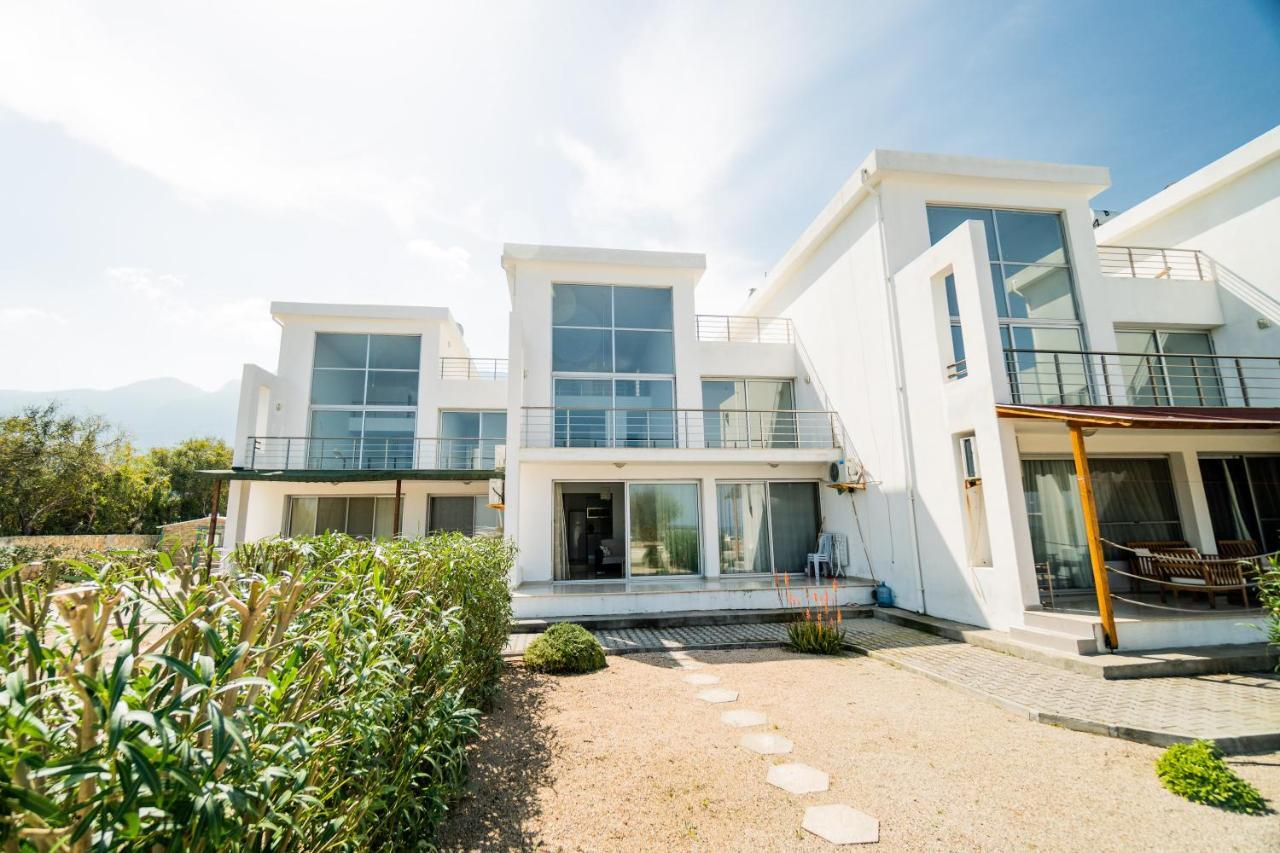 Spacious Three-Bedroom Apartment With Sea View A4 Lapta Extérieur photo