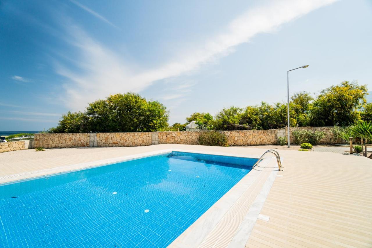 Spacious Three-Bedroom Apartment With Sea View A4 Lapta Extérieur photo