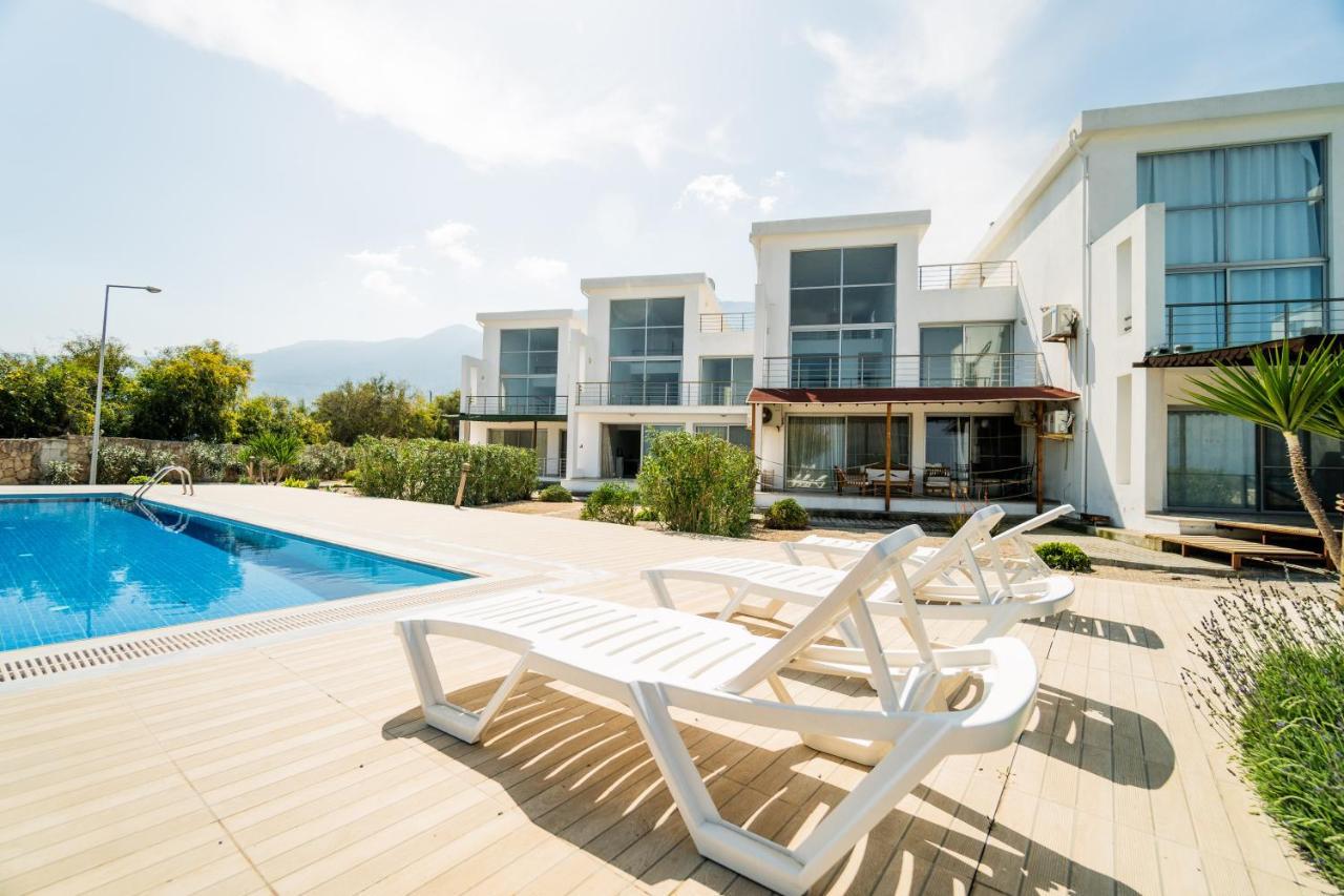 Spacious Three-Bedroom Apartment With Sea View A4 Lapta Extérieur photo