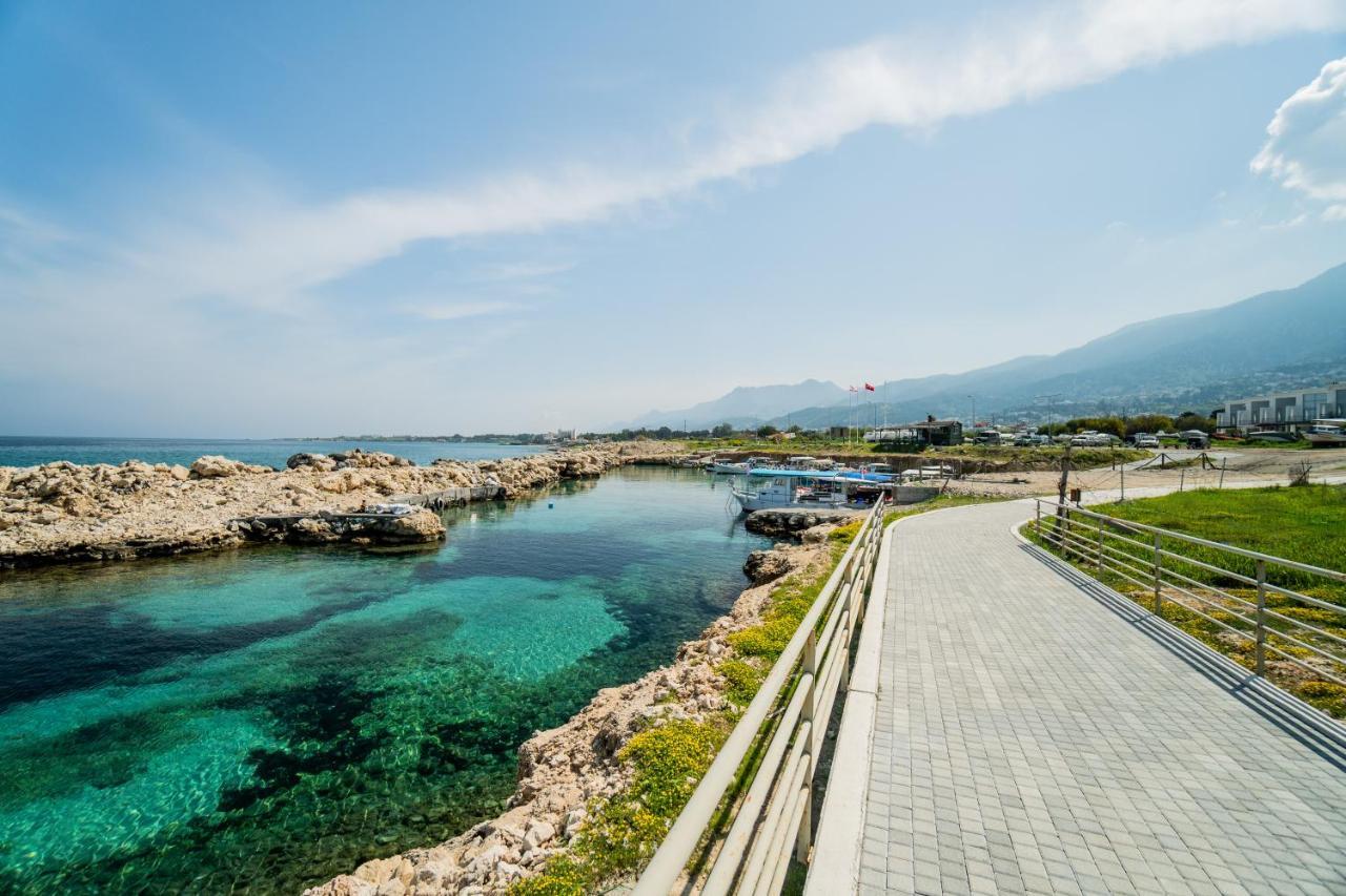 Spacious Three-Bedroom Apartment With Sea View A4 Lapta Extérieur photo