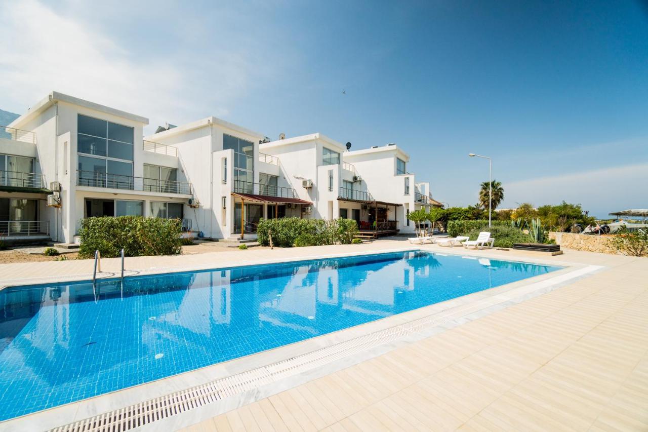 Spacious Three-Bedroom Apartment With Sea View A4 Lapta Extérieur photo